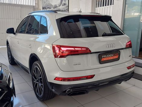 Audi Q5 S-Line Black 2.0 TFSI Quat. S-Tronic